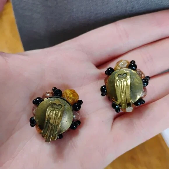 Vintage clip on earrings - Picture 3 of 4